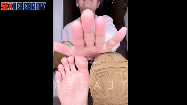 Deepfake Cara Delevingne - Stinky Ugg Boots Deep Sniffing